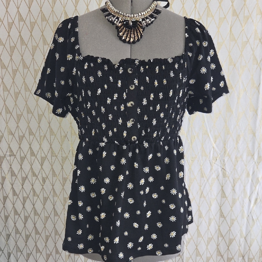 No Boundaries Black Daisy-Print Smocked Square-Neck Top